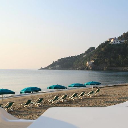 Hotel Club Poseidon Staletti Bagian luar foto